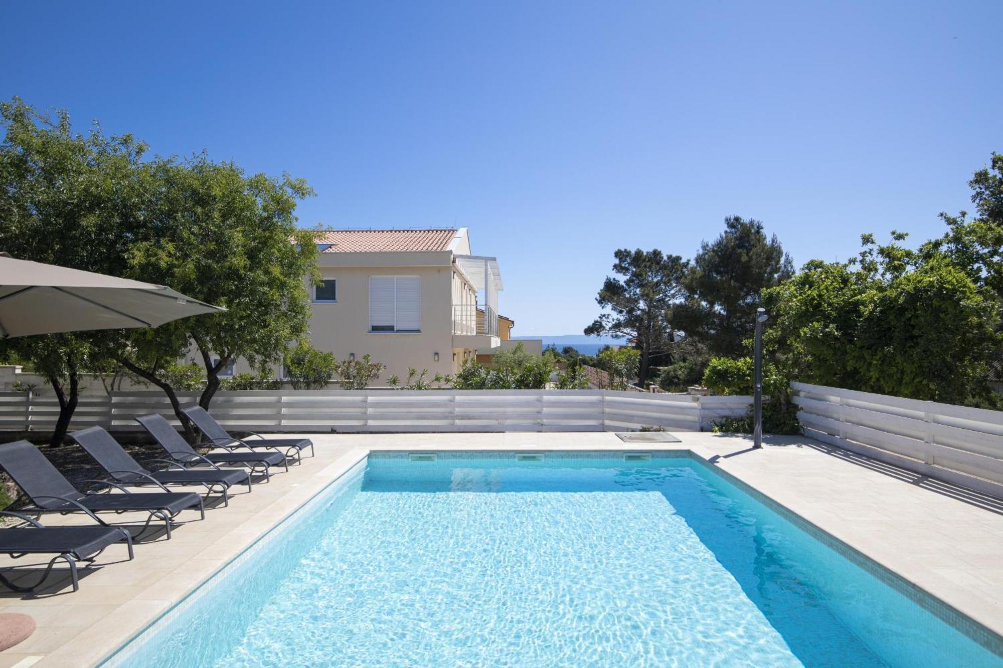 Villa Bella - Beautiful And Modern House With Pool, Souna, Jacuzzi & Playground, Liznjan - Istra Exterior foto